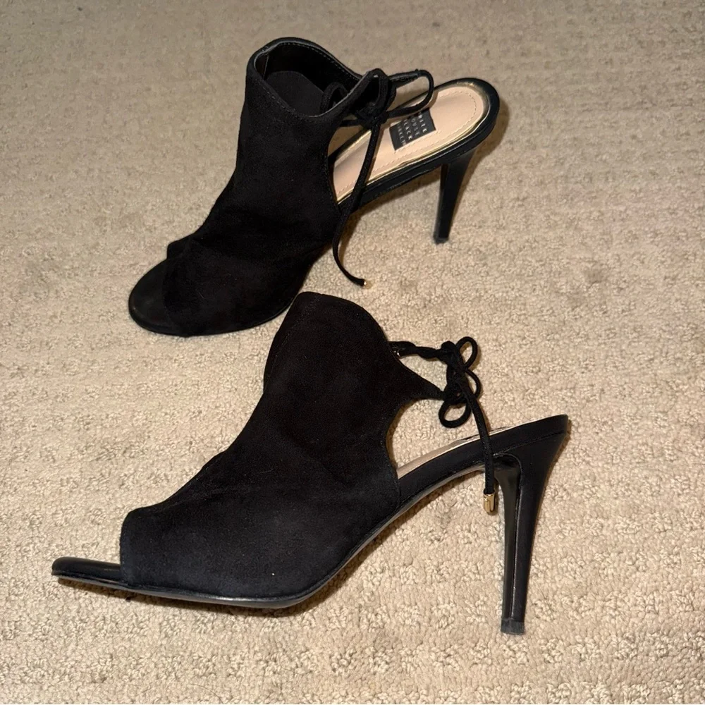 White House Black Market WHBM Isla Open Toe Shootie Black Suede Size 7